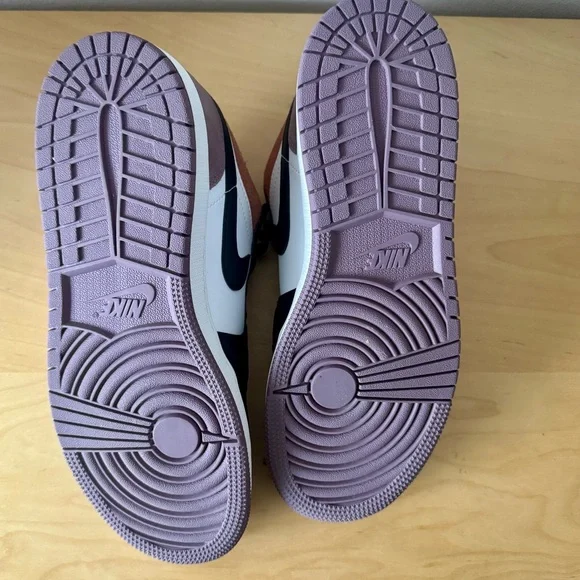 NEW - Nike Air Jordan 1 Low SE - Picture 5 of 6